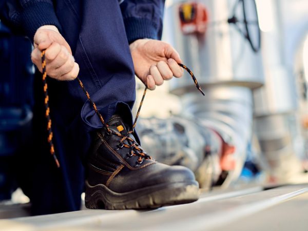 Bota de segurança EPI: como escolher o modelo ideal para o seu trabalho