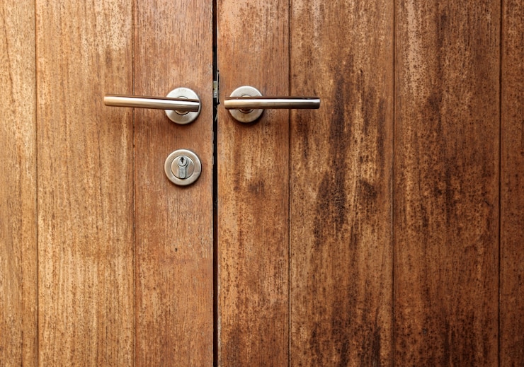 Segurança e elegância: fechaduras para todos os estilos de portas